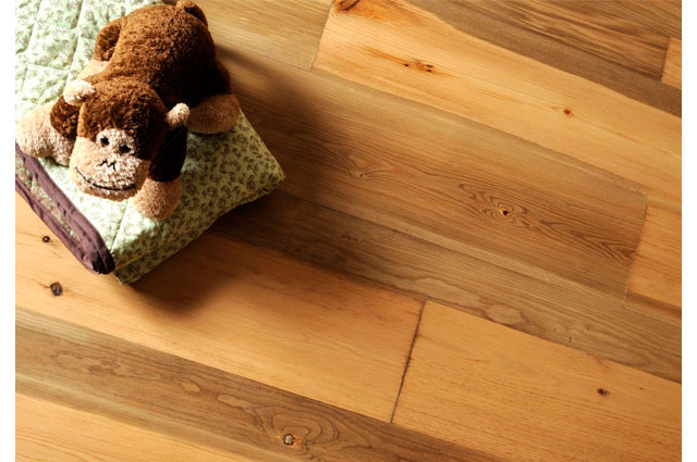 wideplank pine flooring